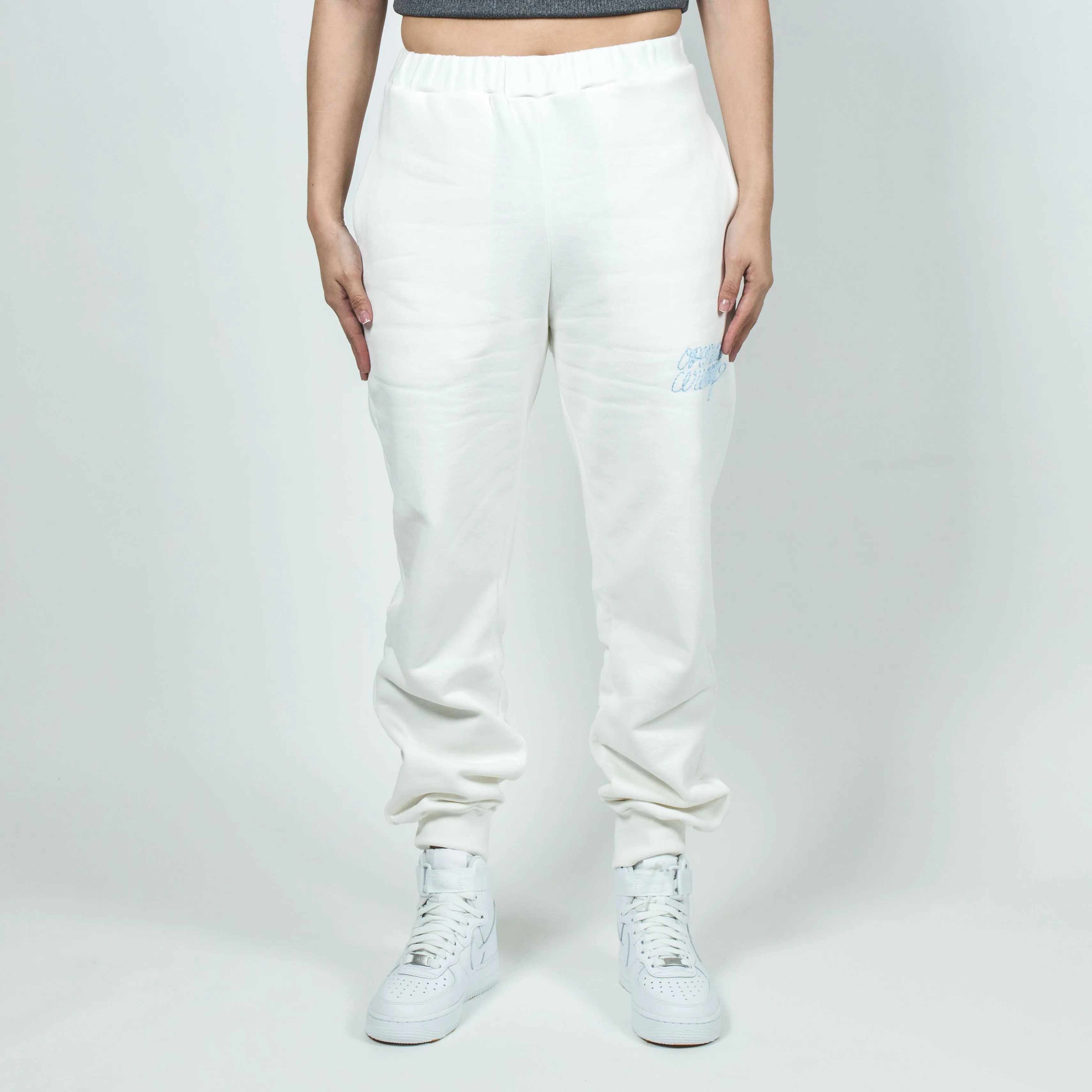 OC EMBROIDERY REG SWEATPANTS MILK LIGHT BLUE